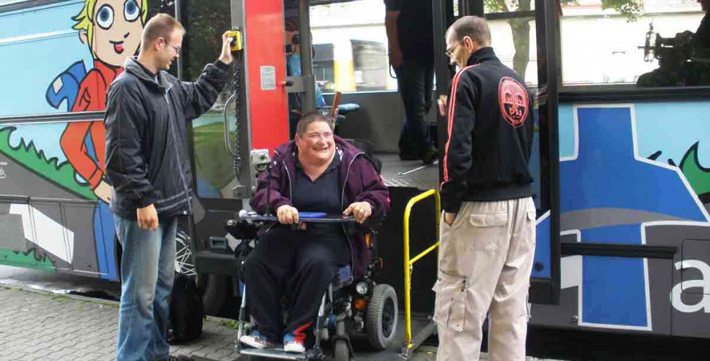 Einsteigen in den Bus